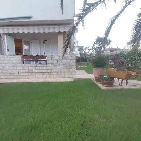 Hola Apartment