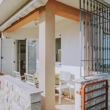 Hola * Novigrad Istria