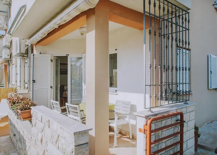 Hola * Novigrad Istria